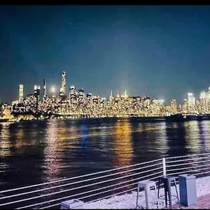 Apartment Cozy Close To New York, North Bergen